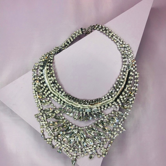 🆑 Luxe Jeweled Bib Necklace - Picture 7 of 7